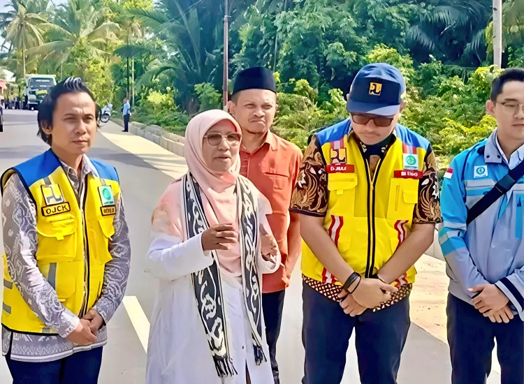 Anggota DPRD RI Saadiah Uluputty Akui Kualitas Jalan Piru–Lokki, Siap Jadikan Proyek Percontohan Nasional