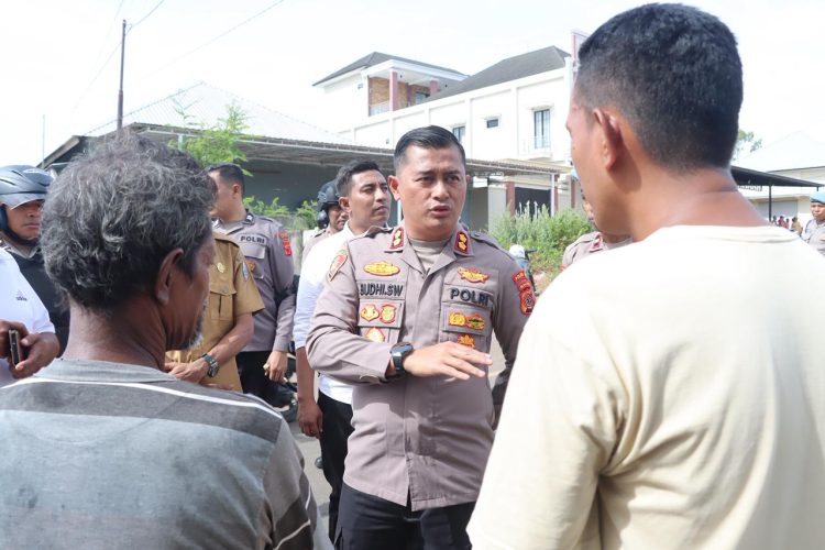 Adu Fisik Warga Toinaman–Kaiwatu di Tiakur, Kapolres MBD Turun Langsung dan Mediasi Berujung Damai