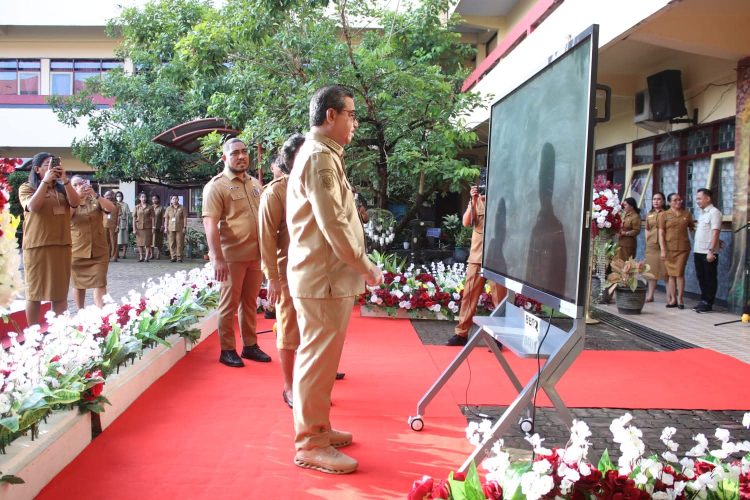 Ujian SMA di Maluku Resmi Dimulai, Gubernur Tekankan Integritas dan Masa Depan Siswa