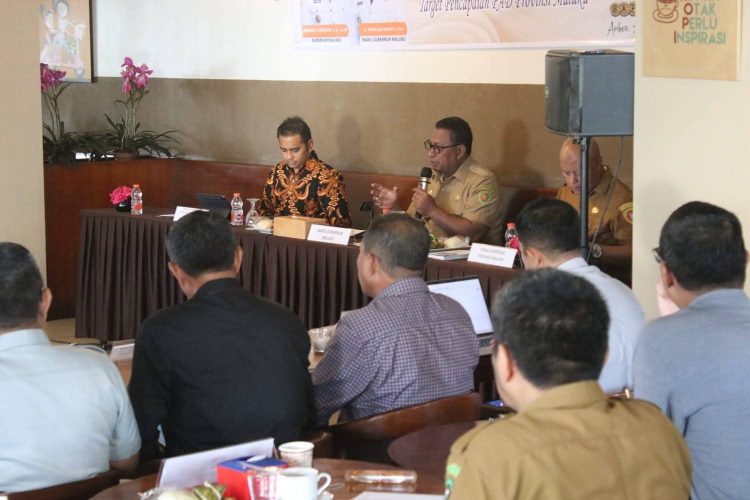 Wagub Maluku Buka Rakor Percepatan Penyerapan Dana Transfer 2026, Soroti Efisiensi Anggaran dan Target PAD