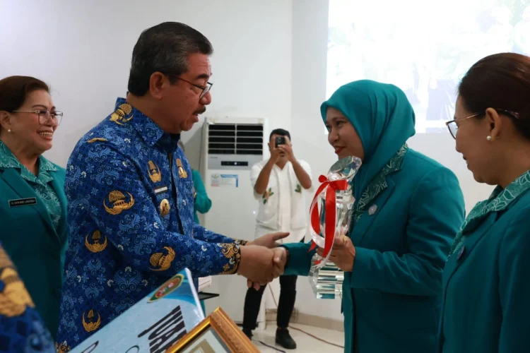 PKK SBB Raih Juara I Tingkat Provinsi, Gubernur Maluku Tegaskan Peran Strategis PKK dalam Pembangunan Keluarga