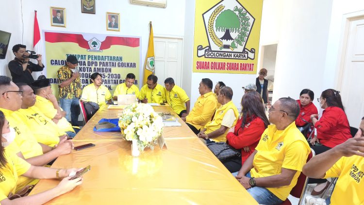 Kantongi Dukungan PK se-Kota Ambon dan SOKSI, Steven Risakotta Daftar Ketua Golkar