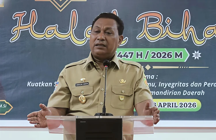 Diksi “Menipu” dan Kejujuran Radikal