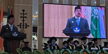 Gubernur Maluku Dorong Ekonomi Berkelanjutan di Wisuda Perdana UMM, Soroti Disparitas Harga dan Proyek Strategis