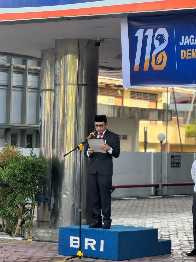 Semangat Harkitnas, Area Head Maluku Pimpin Upacara BRI Cabang Ambon dan Tekankan Integritas Pelayanan