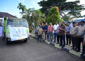 Bupati SBT Lepas Safari Dakwah Al-Izzah, Ribuan Al-Qur’an dan Bantuan Sosial Disalurkan ke Pelosok Daerah