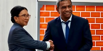 Prof. Yance Serahkan Kepemimpinan IAKN Ambon kepada Dr. Elka Anakotta