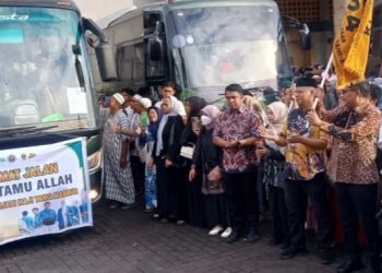 Dari Ambon ke Tanah Suci, 461 JCH Resmi Dilepas Wali Kota