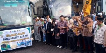 Dari Ambon ke Tanah Suci, 461 JCH Resmi Dilepas Wali Kota