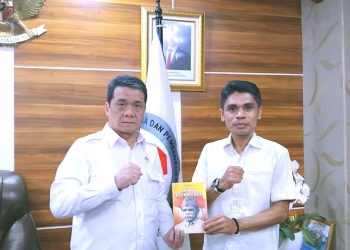 Menuju Pahlawan Nasional 2026, Kamil Mony Serahkan Buku Biografi Sangadji