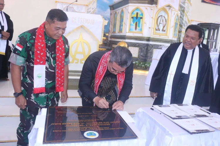 Gereja Getsemani GPM Aster Piru Diresmikan Gubernur Maluku
