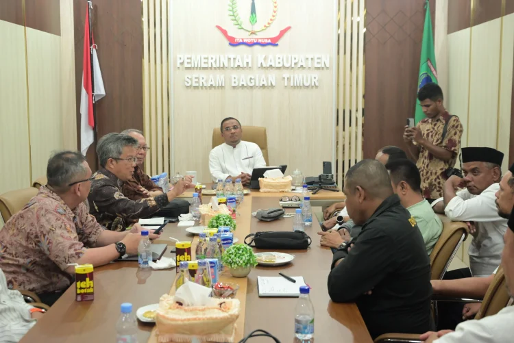 Pemda SBT Bahas Investasi Pabrik Sagu Bersama Investor