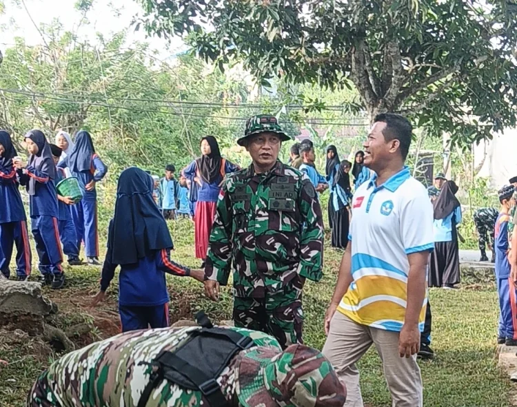 Sapu Bersih Kawasan Masjid dan Pondok Al Madinah, Danrem 151/Binaiya Turun Langsung Dalam Aksi